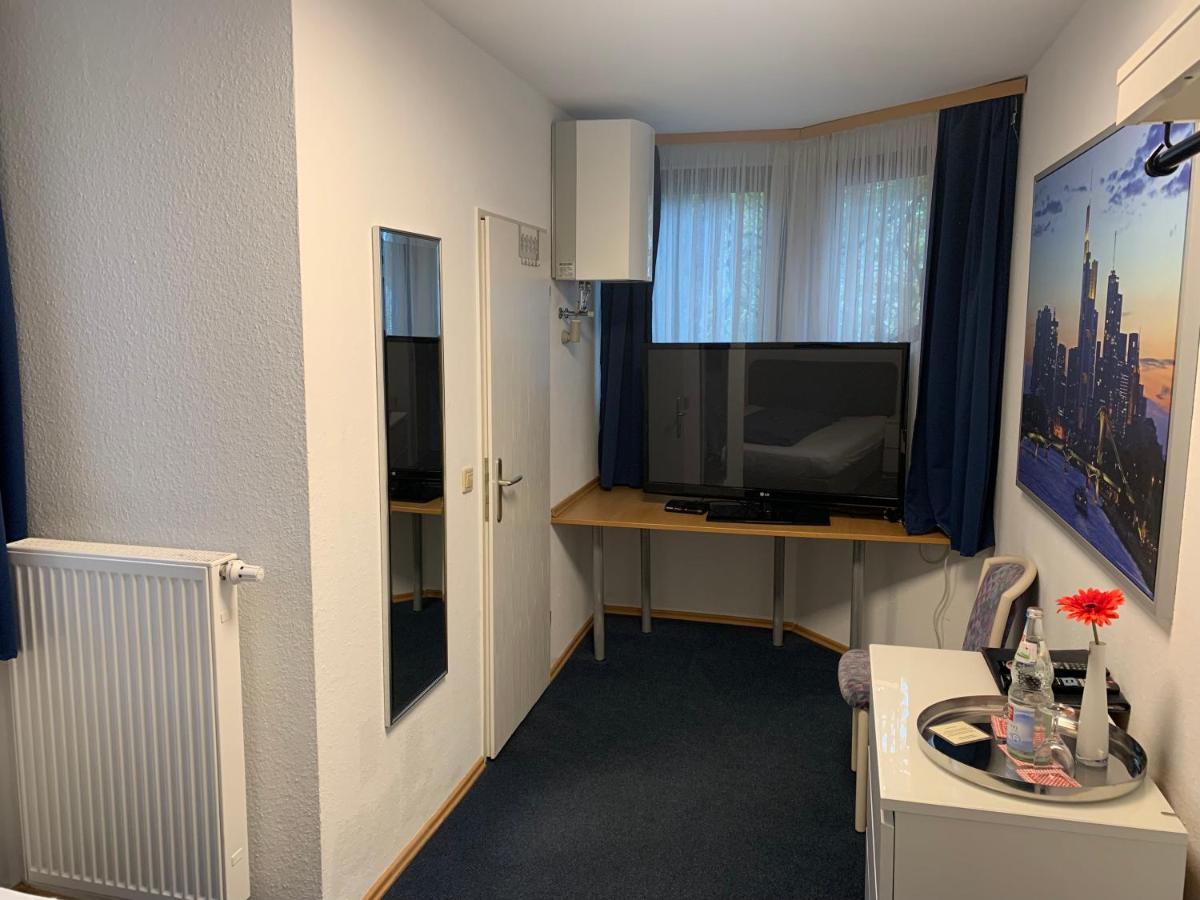 Gasthaus Zum Loewen Francoforte sul Meno Esterno foto